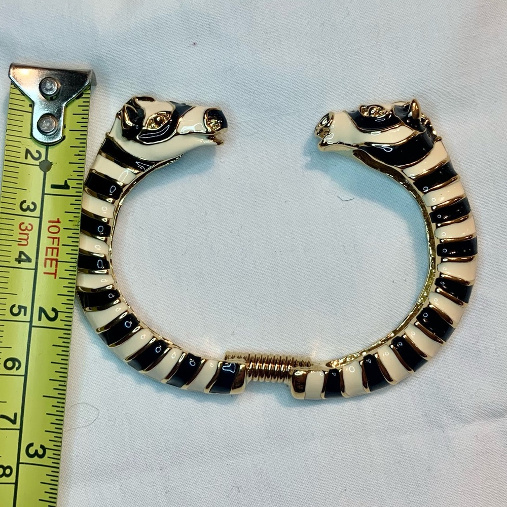 Kenneth Jay Lane Vintage Zebra bangle bracelet - NEW - Black and white enamel - Picture 6 of 17